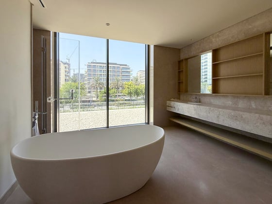 Prime unit on the lagoon with a large corner plot, picture 12