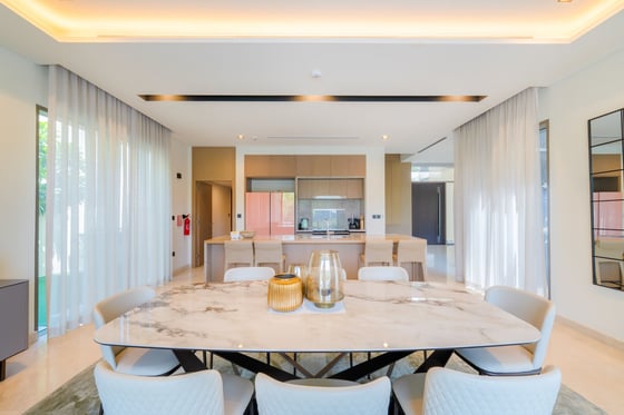 Refined Villa with a Private Pool in Dubai Hills, picture 7