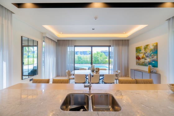 Refined Villa with a Private Pool in Dubai Hills, picture 9