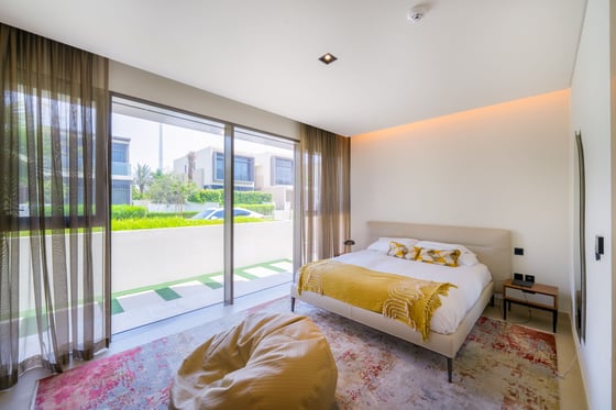 Refined Villa with a Private Pool in Dubai Hills, picture 13