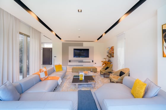 Refined Villa with a Private Pool in Dubai Hills, picture 4