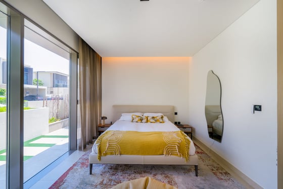 Refined Villa with a Private Pool in Dubai Hills, picture 12