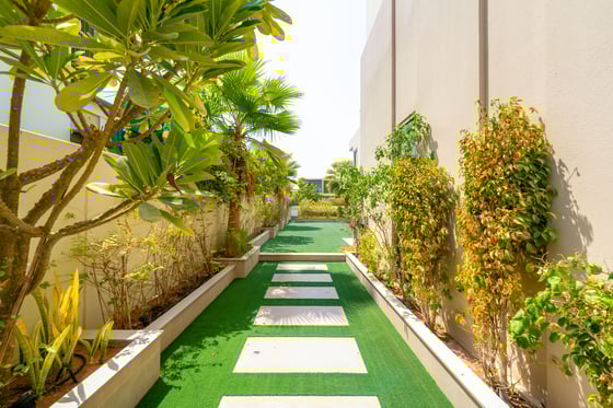 Refined Villa with a Private Pool in Dubai Hills, picture 40