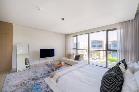 Refined Villa with a Private Pool in Dubai Hills, picture 24