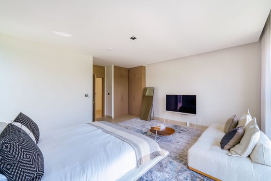 Refined Villa with a Private Pool in Dubai Hills, picture 25