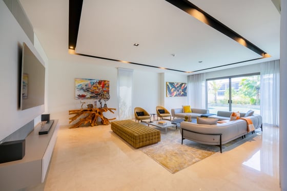 Refined Villa with a Private Pool in Dubai Hills, picture 3