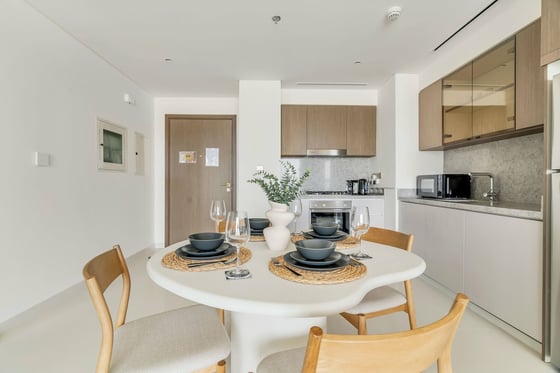 Luxury 2BR Apartment | Sea View | Grand Bleu Tower, picture 12