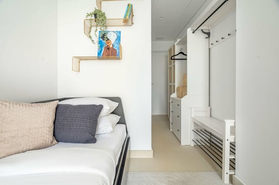 Dubai Island Stay | Sea Views & Marina Access | Bluewaters, picture 18