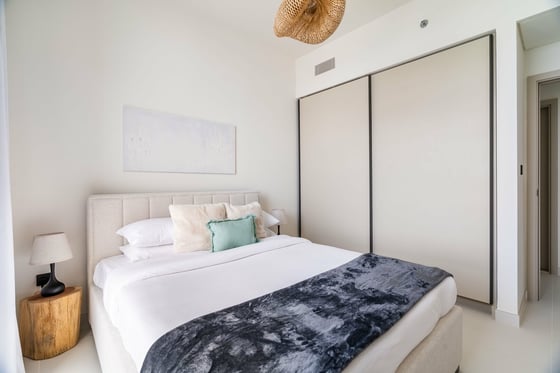 Beachfront Escape | Skyline & Sea Views | Marina Vista T2, picture 15