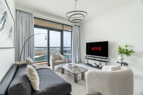 Beachfront Escape | Skyline & Sea Views | Marina Vista T2, picture 1