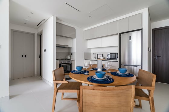 Beachfront Escape | Skyline & Sea Views | Marina Vista T2, picture 9