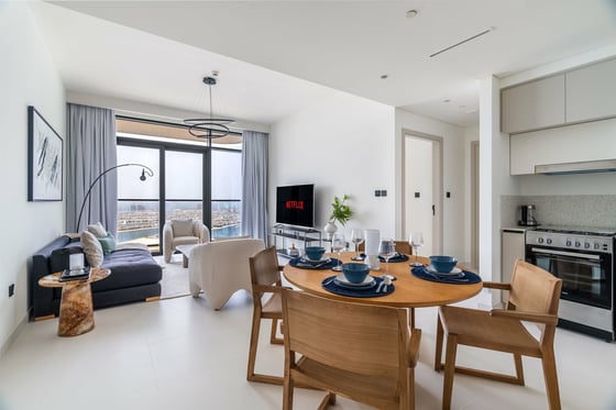 Beachfront Escape | Skyline & Sea Views | Marina Vista T2, picture 8