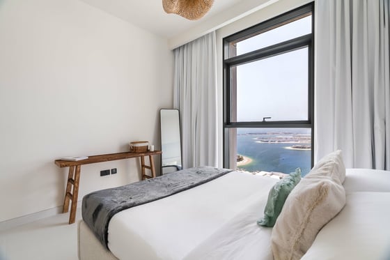 Beachfront Escape | Skyline & Sea Views | Marina Vista T2, picture 14