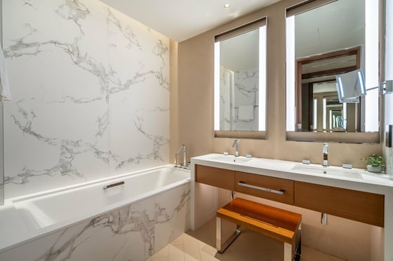 Elegant Downtown | Walk to Dubai Mall | The Address Opera T2, picture 21