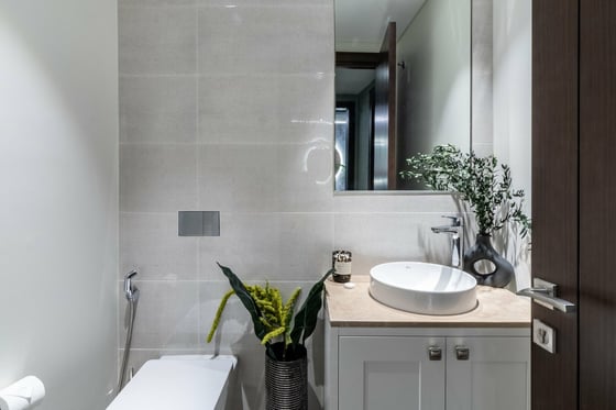 Downtown Luxury Stay | Burj Khalifa Views | Opera Grand, picture 34