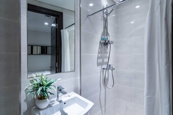 Downtown Luxury Stay | Burj Khalifa Views | Opera Grand, picture 35