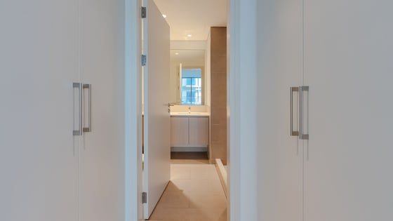 Vacant | Pool View | Bright l Exclusive listing, picture 15