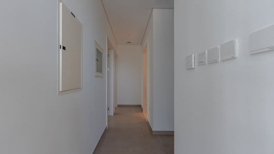 Vacant | Pool View | Bright l Exclusive listing, picture 11