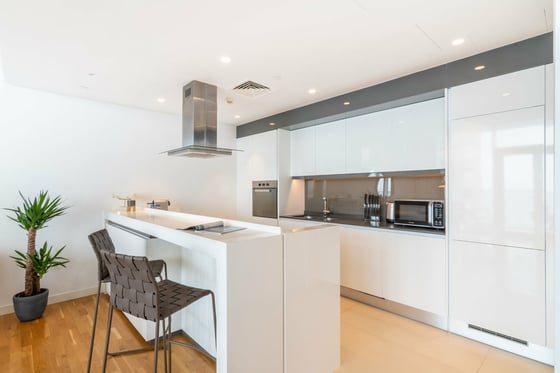 Seaside Charm | Modern Comfort | Bluewaters 4, picture 18