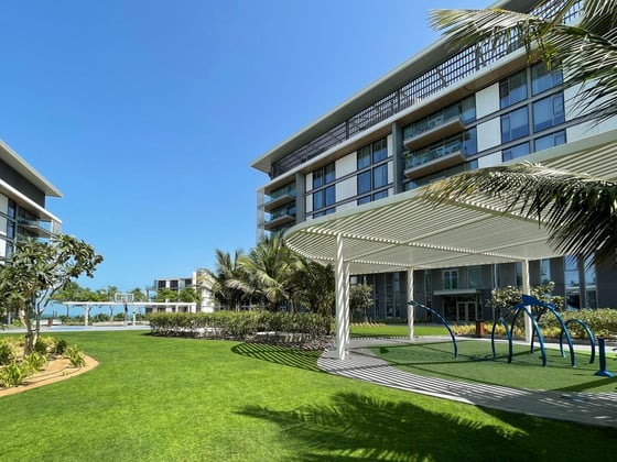 Seaside Charm | Modern Comfort | Bluewaters 4, picture 41