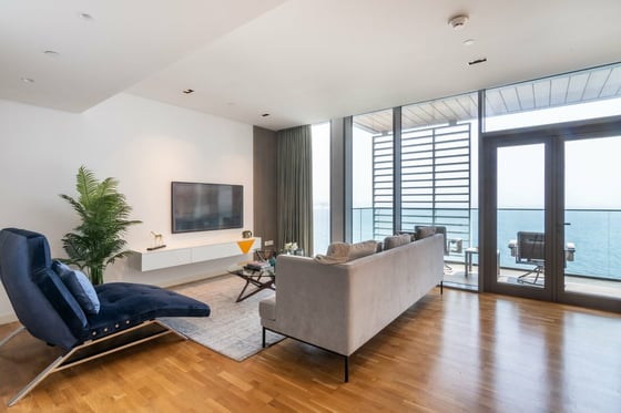 Seaside Charm | Modern Comfort | Bluewaters 4, picture 12