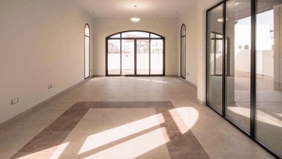 ExclusiveI Vacant Spacious 4BR Townhouse Singlerow, picture 3