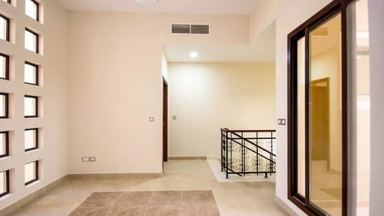 ExclusiveI Vacant Spacious 4BR Townhouse Singlerow, picture 7