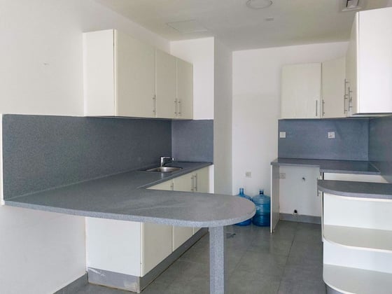 Upcoming Large Studio | Next to Metro | Balcony, picture 4