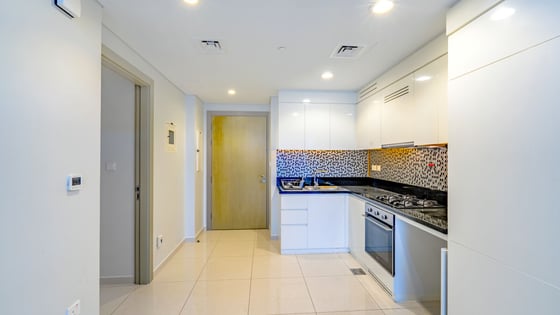 Skyline Luxury | Fully Furnished | Community Views, picture 7