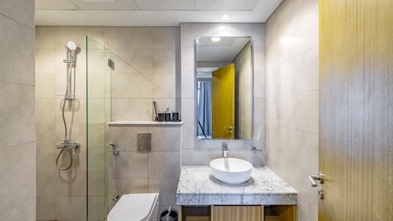 Skyline Luxury | Fully Furnished | Community Views, picture 13