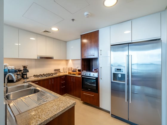 Elegant Contemporary Apartment in Downtown Dubai, picture 7