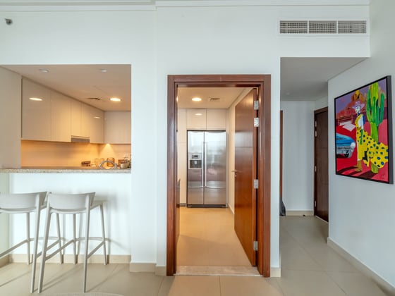Elegant Contemporary Apartment in Downtown Dubai, picture 5