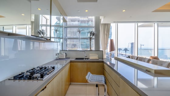 Furnished 2BR | Sea and Burj Al Arab View | Prime, picture 7