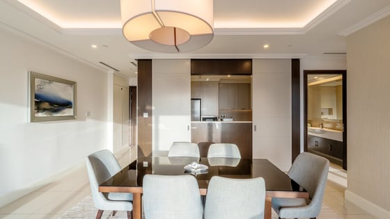 Skyline Serenity | Luxurious Living | 3-Bedroom Apartment, picture 5