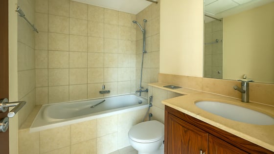 Skyline Sanctuary | Luxurious 3-Bedroom Apartment | Exceptional Amenities, picture 16