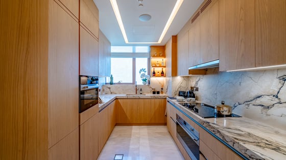High-End Apartment on the Dubai Water Canal, picture 7