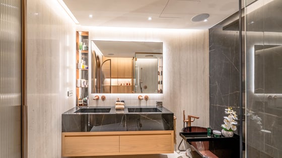 High-End Apartment on the Dubai Water Canal, picture 18