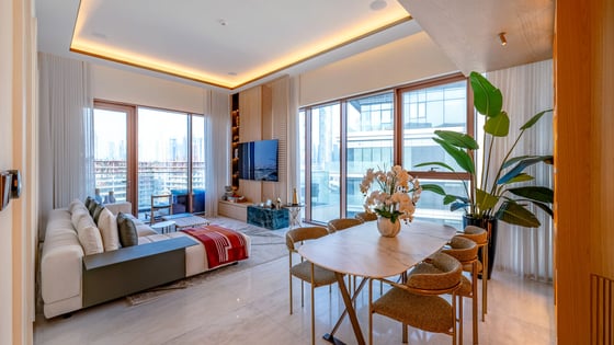 High-End Apartment on the Dubai Water Canal, picture 2