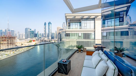 High-End Apartment on the Dubai Water Canal, picture 1