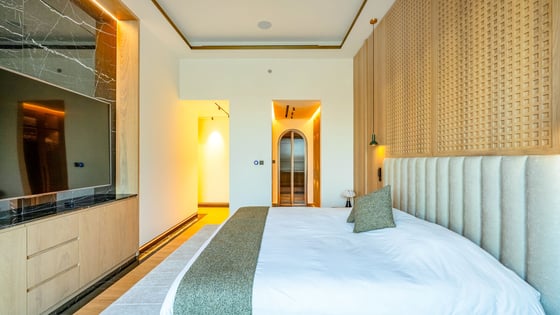 High-End Apartment on the Dubai Water Canal, picture 13