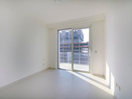 1 Level Below Penthouse, Marina and Full Palm View, picture 10