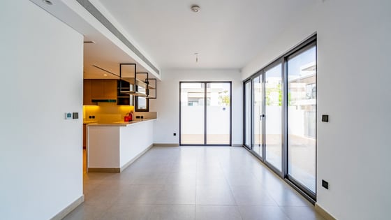 Brand New Contemporary Villa in Tilal Al Ghaf, picture 2