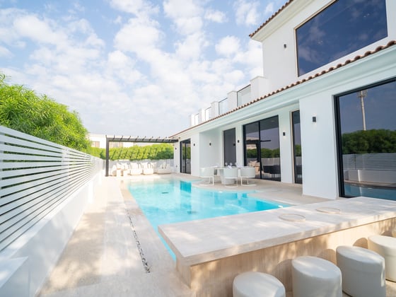 Skyline Oasis | 4BR Luxury Villa | Jumeirah Golf, picture 2