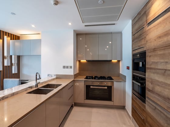 Luxurious Duplex with Stunning Marina Views, picture 5