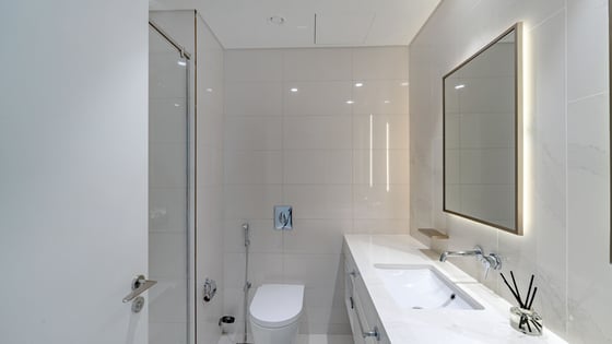 Skyline Elegance | Water Views | Emaar Beachfront, picture 13