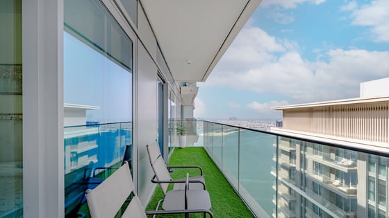 Skyline Elegance | Water Views | Emaar Beachfront, picture 1