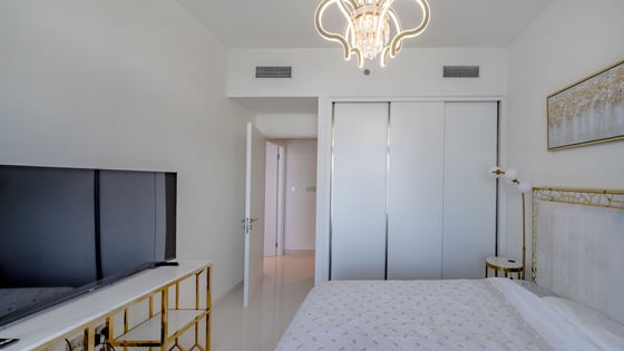 Skyline Elegance | Water Views | Emaar Beachfront, picture 9