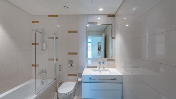 Skyline Elegance | Water Views | Emaar Beachfront, picture 12