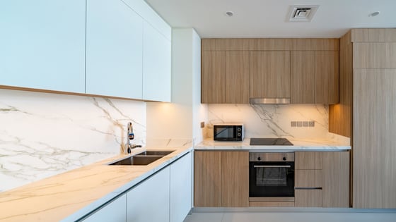 Skyline Elegance | Water Views | Emaar Beachfront, picture 5
