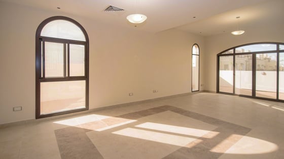 Exclusive Vacant Spacious 4BR Townhouse Single row, picture 4